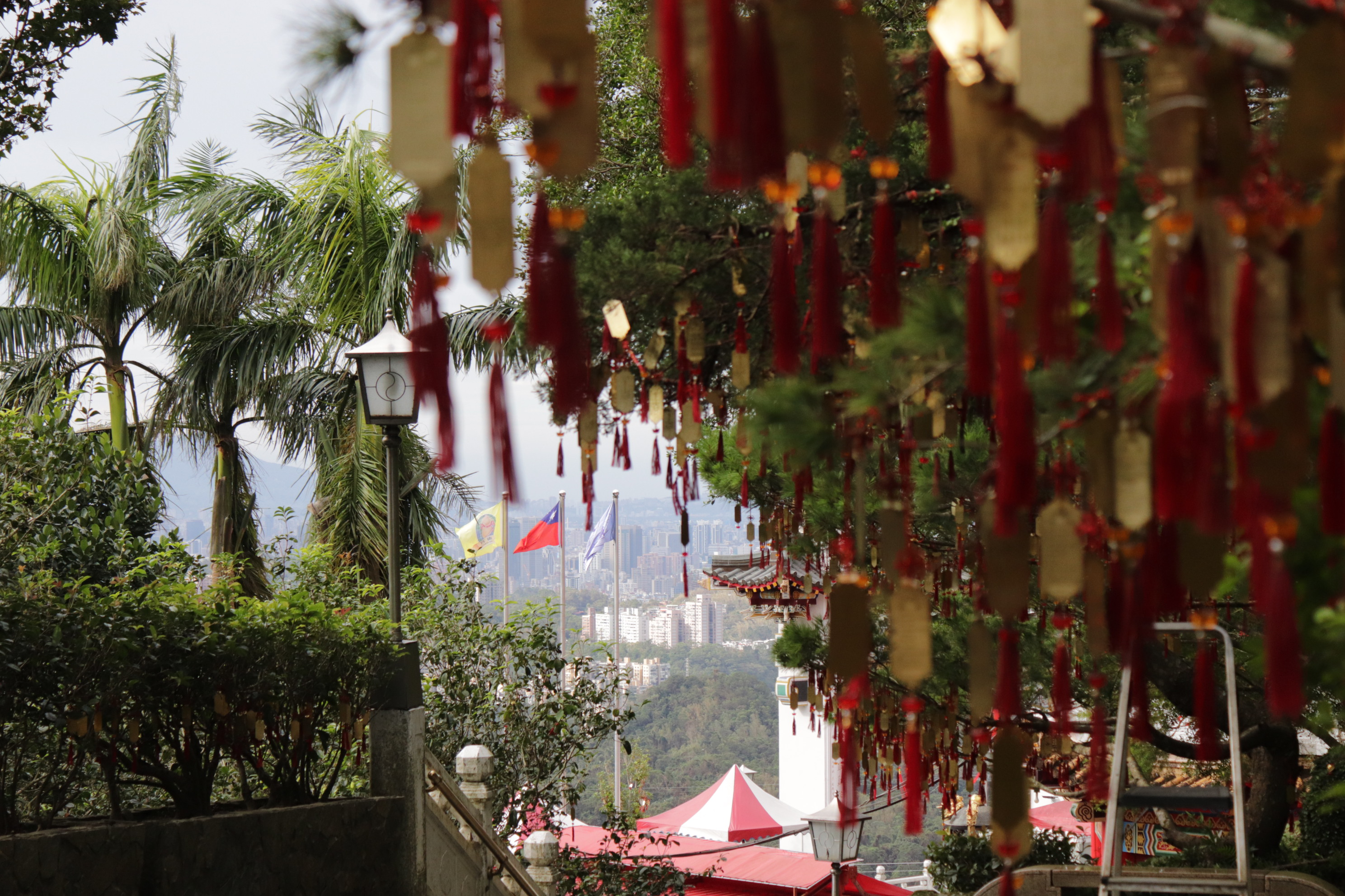 Outside Zhinan Temple on the way to Maokong